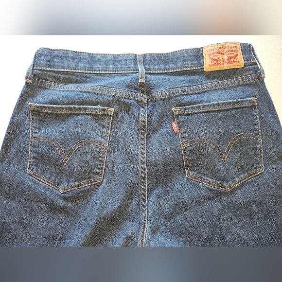 Levi's 525 Perfect Waist Straight Women's Jeans in Dark Blue - Picture 12 of 13